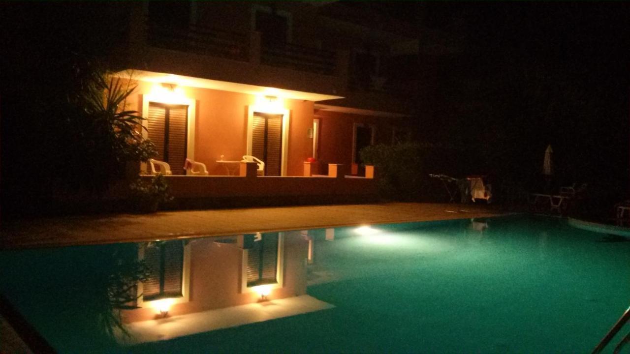 Stathis Apartments Dassia  Ngoại thất bức ảnh
